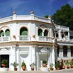 Отель Balneario De 3*