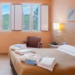 Отель Balneario De 3*